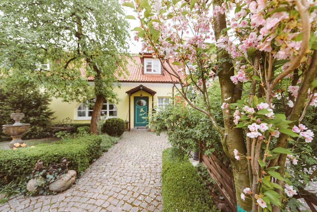 ヴィリニュス ザ シークレット ガーデン ブティック B＆B Bed & Breakfast エクステリア 写真